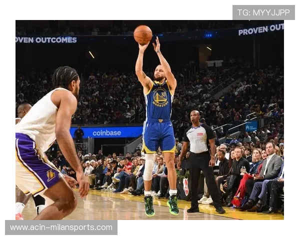 维金斯压哨绝杀画面循环播放，球迷热议“冷静之王”！