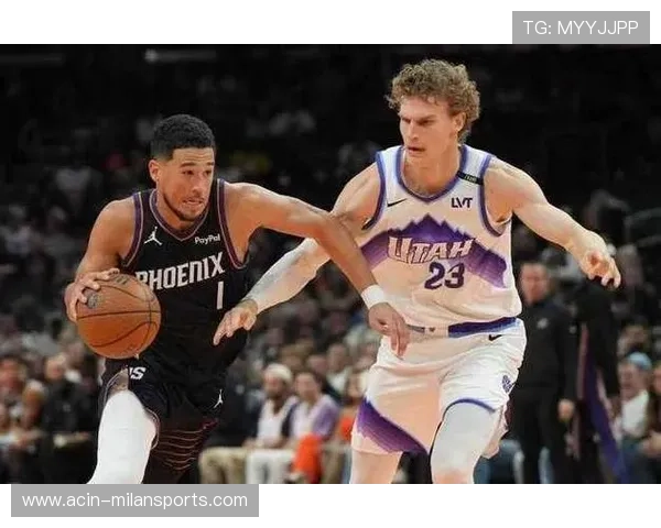 布克深入内线连续攻取,凤凰城保持领先