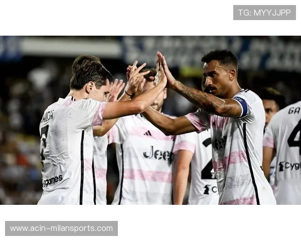 尤文前场二次落点抢射，基耶萨补射成功