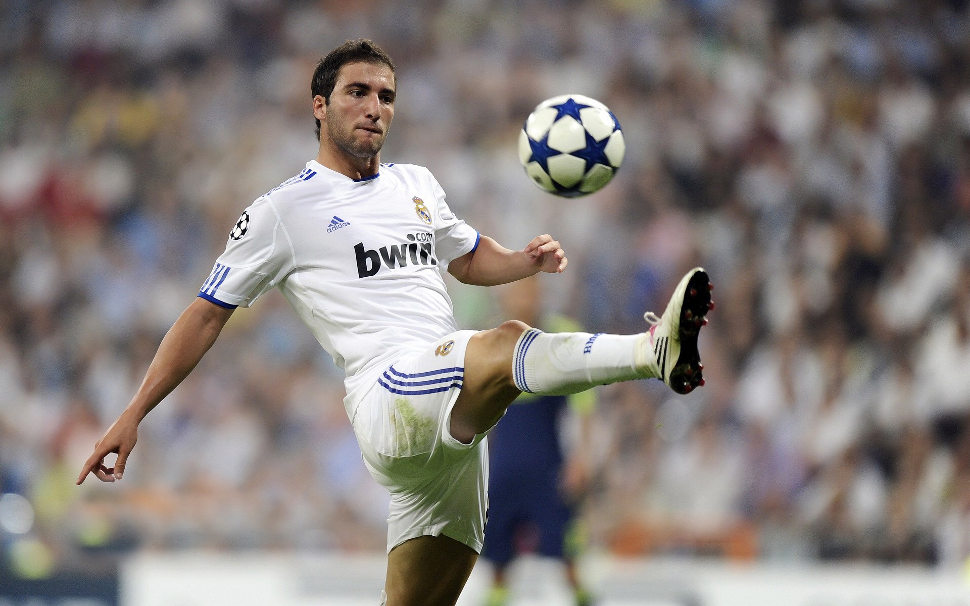 乔纳·隆戈:全黑队的破坏性武器,凭借速度与力量打破防线,乔纳坦资料