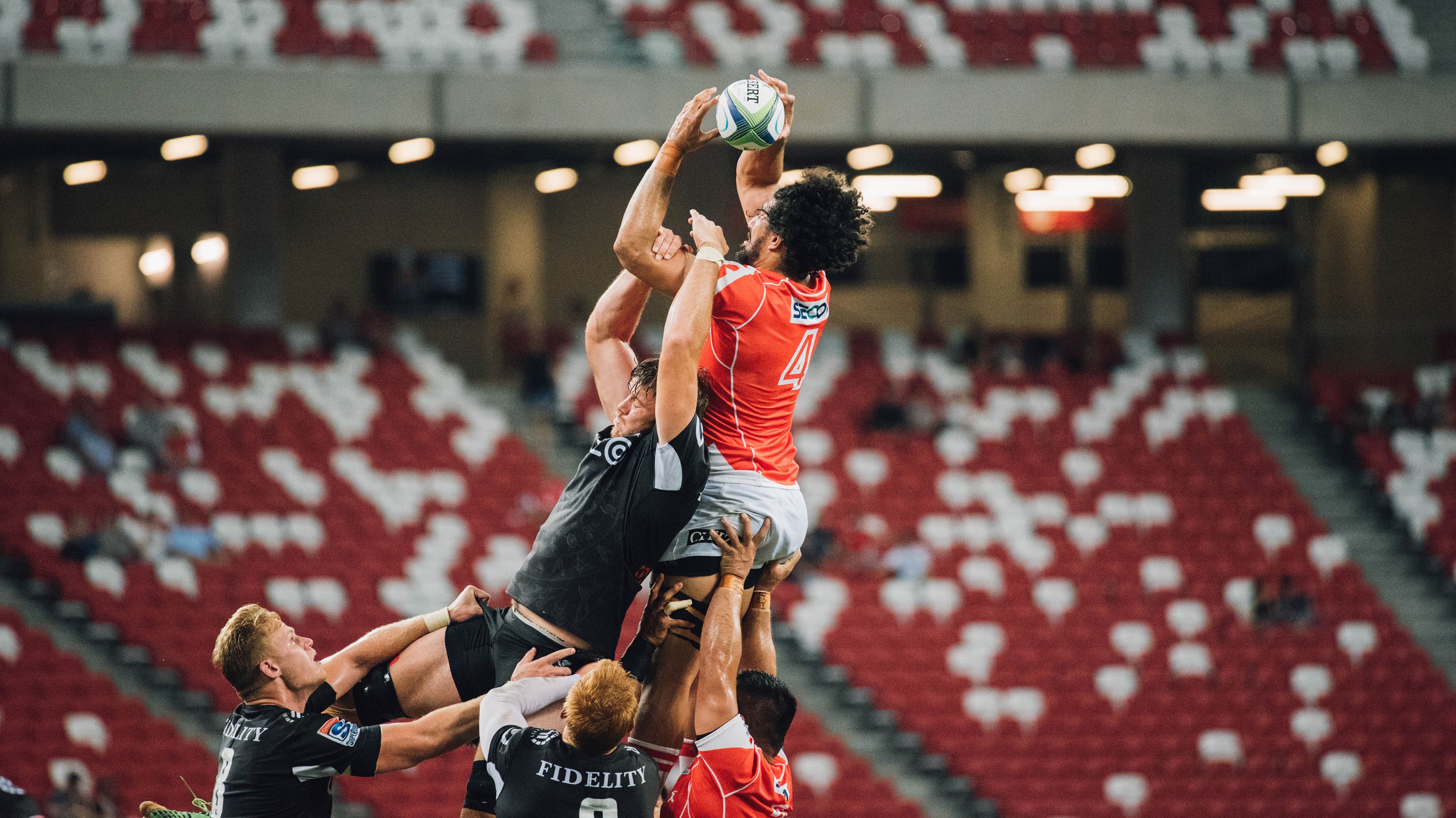 澳女将夺金后高唱国歌，澳门夺冠奏国歌